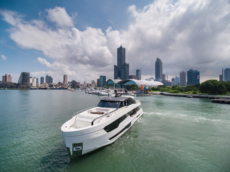 OA90R Motor Yacht