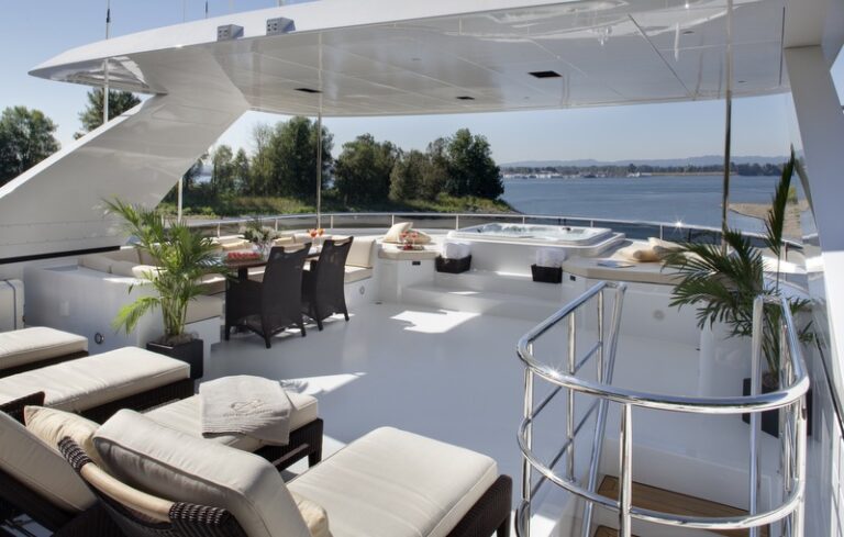 OC120 Yacht - Exterior Photo Steven Cridland