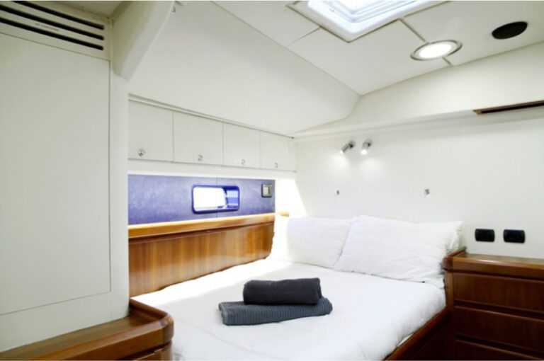 OCEAN PHOENIX -  Guest Cabin