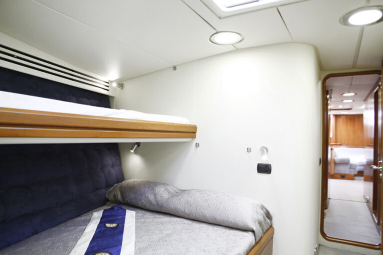 OCEAN PHOENIX -  Twin Cabin