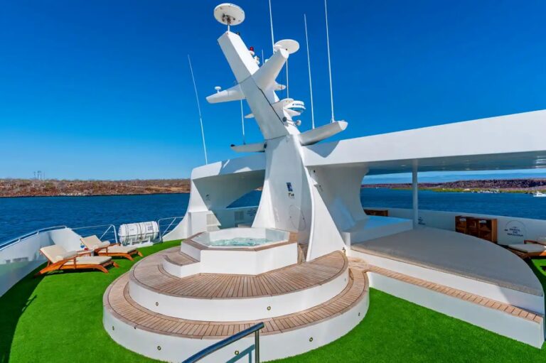 Exterior Sunbathing Area