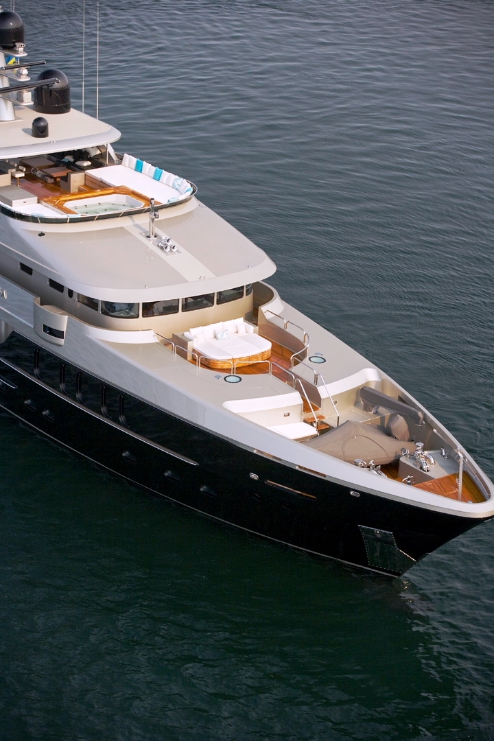 ODESSA -  Bow Detail