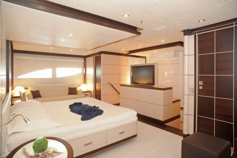 ODYSSEY - The Master Cabin