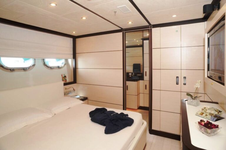 ODYSSEY - The VIP Cabin