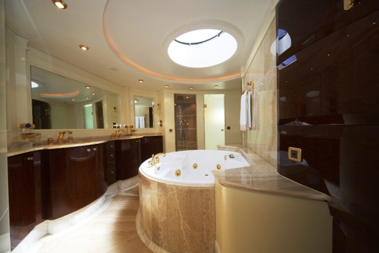 ORION -  Owners Bathroom