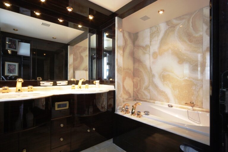 ORION -  VIP Bathroom