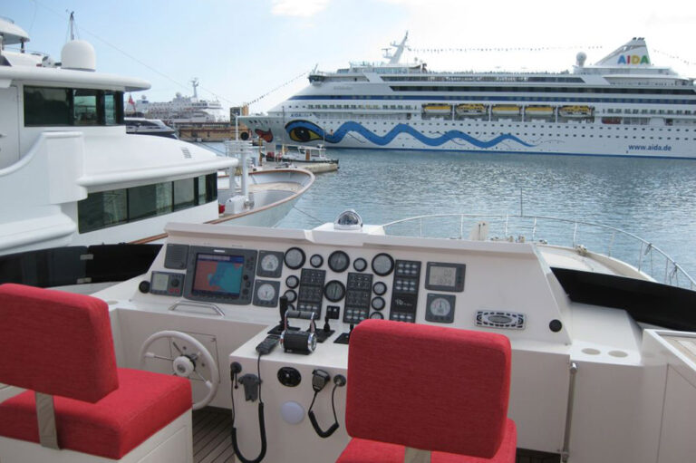 OUTDOOR - COCKPIT