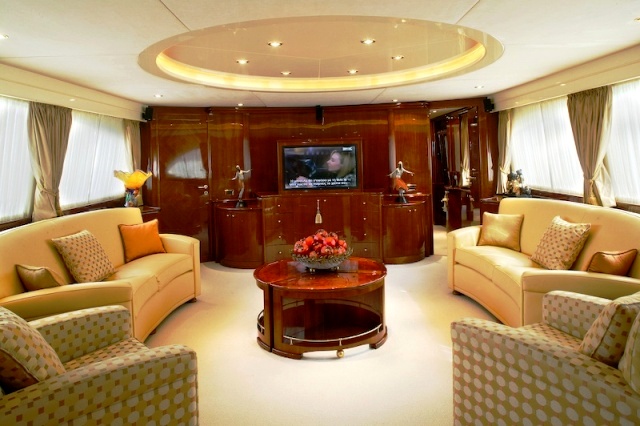 OUZO PALACE - Saloon