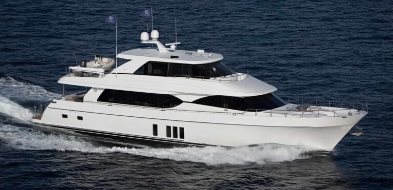 Ocean Alexander 90 - Running