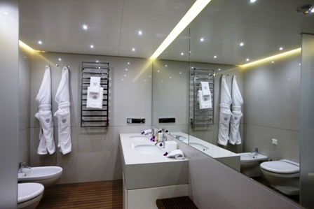 Ocean Sapphire -  Master bath