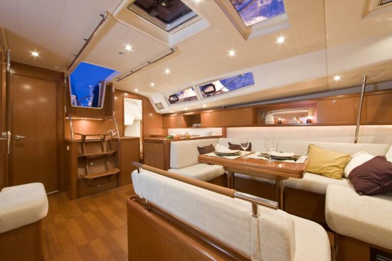Oceanis 54 Dining in salon