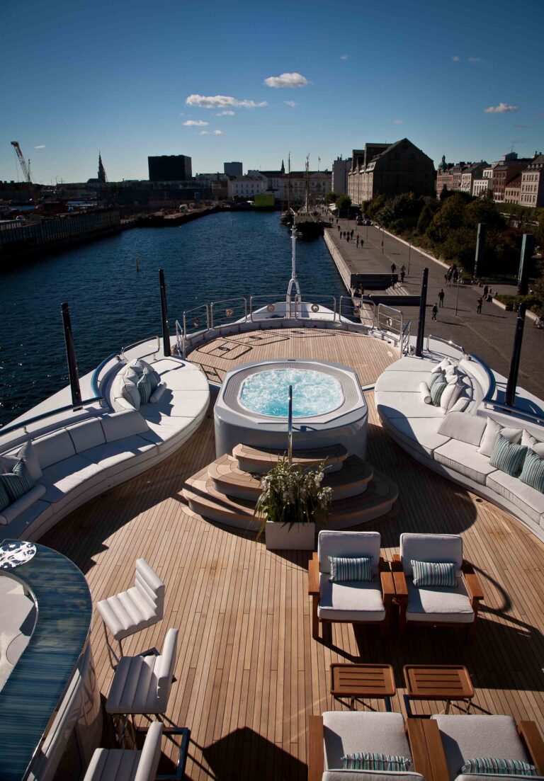 Odessa-II Deck With Jacuzzi