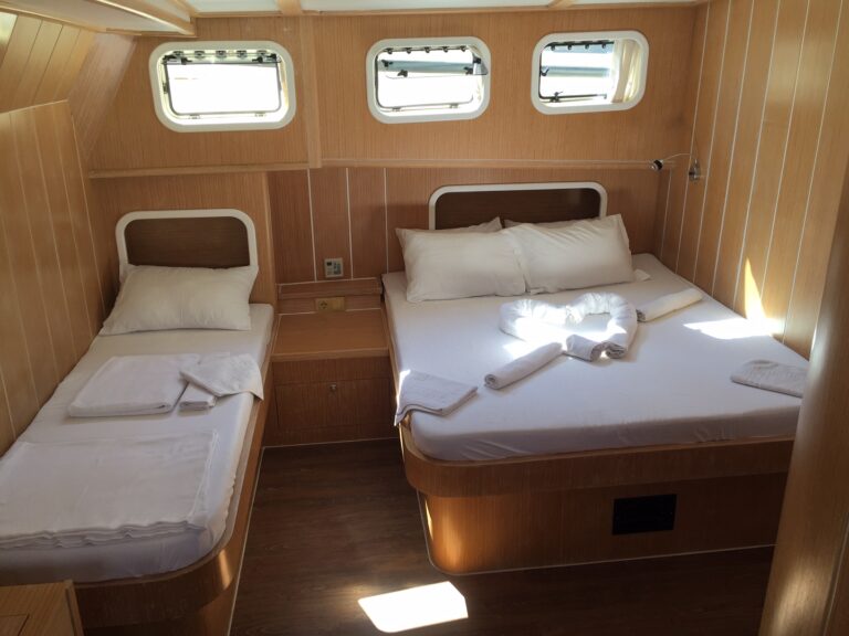 Guest cabin