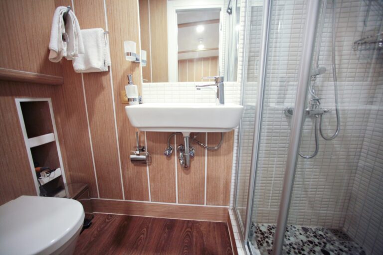 Guest ensuite
