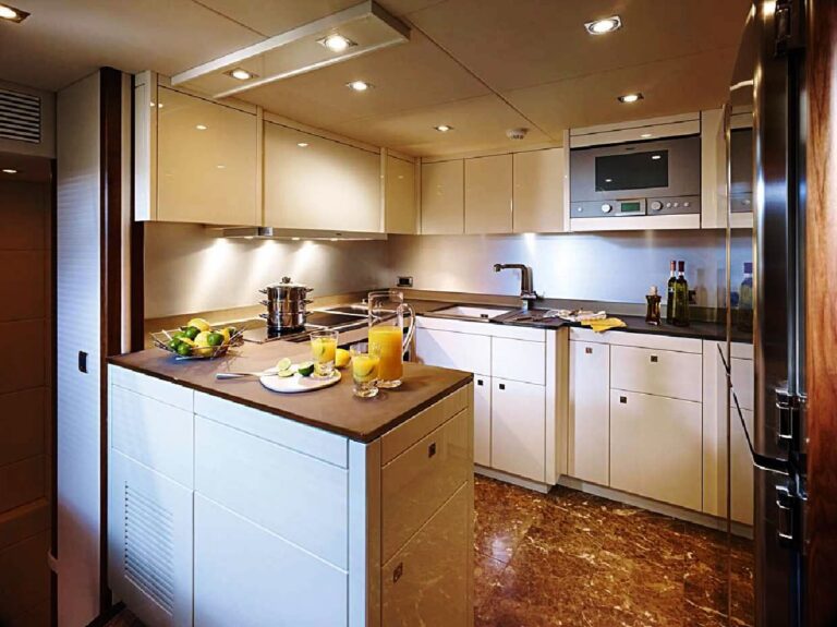 Olialia - Galley