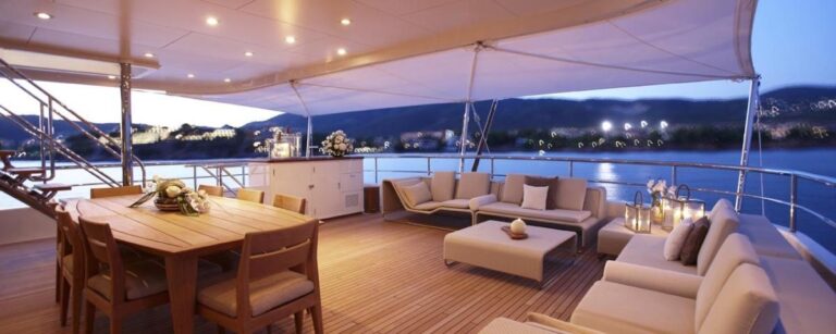 On Deck Dining