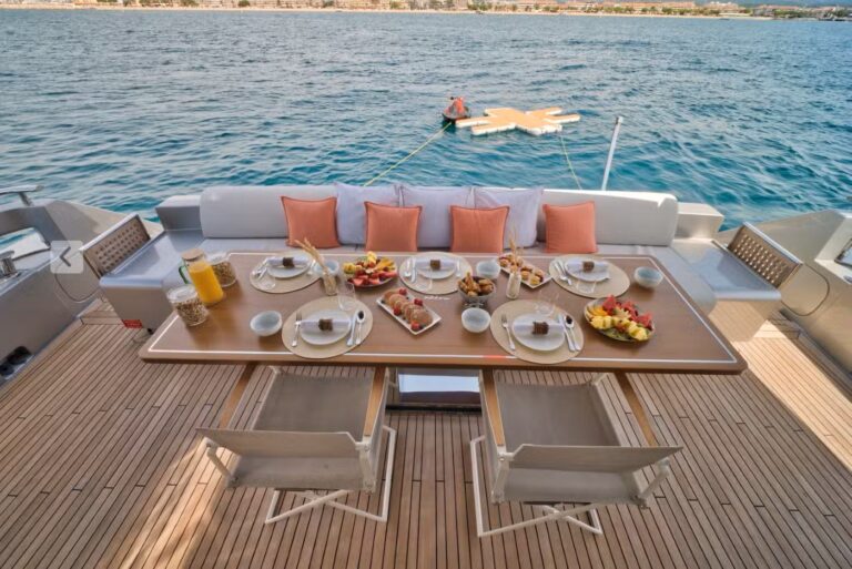 Opendeck Dining Area