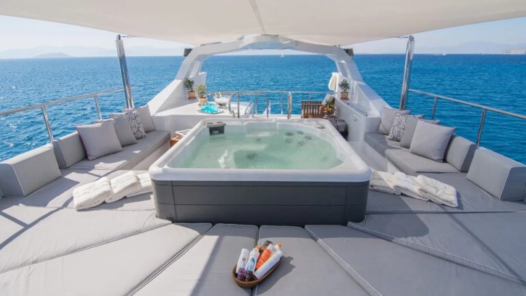 Opendeck With Swimming Pool Area