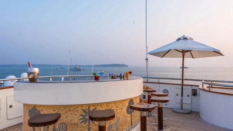 Opendeck Bar Area