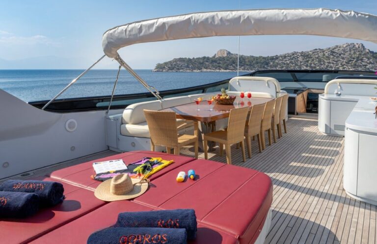 Opendeck Dining Area