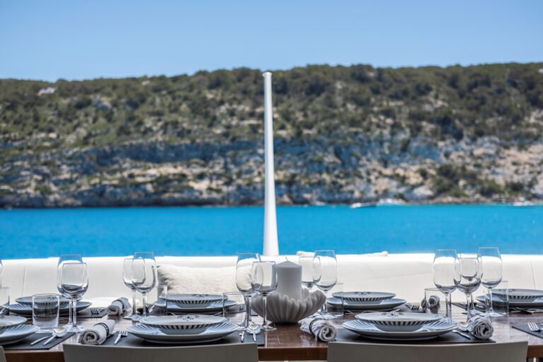 Opendeck Dining Area