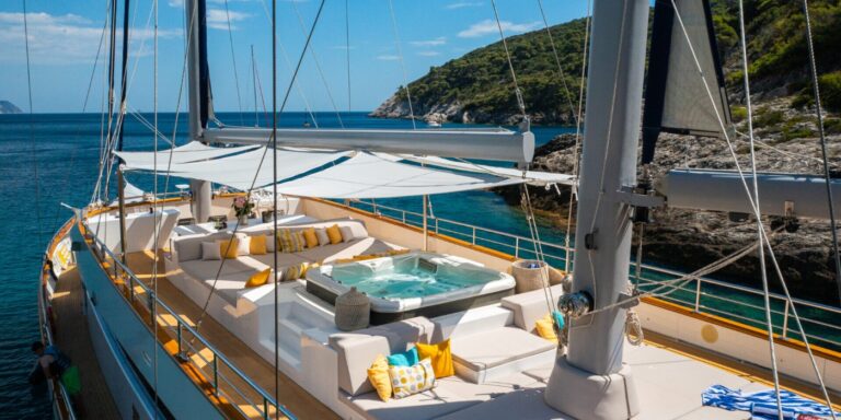 Opendeck With Sunbathing Area