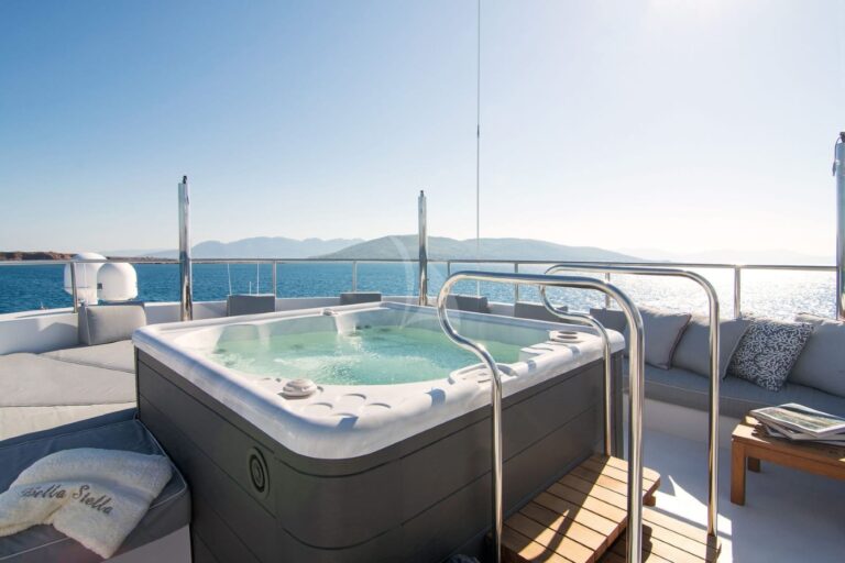 Opendeck With Swimming Pool Area