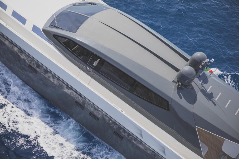 Otam 80HT Motor Yacht ATTITUDE Detail