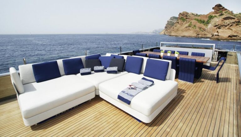 Outdoor Lounge