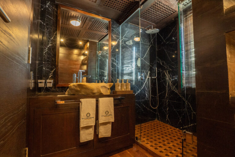 Owner Manta Suite Bathroom