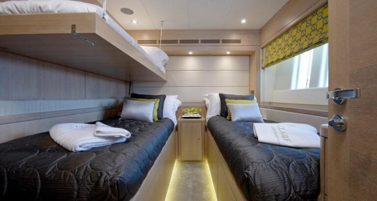 Oyster 885 Yacht CLARE -  Twin Cabin