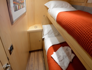 Oyster sail yacht VAMOS -  Twin Cabin
