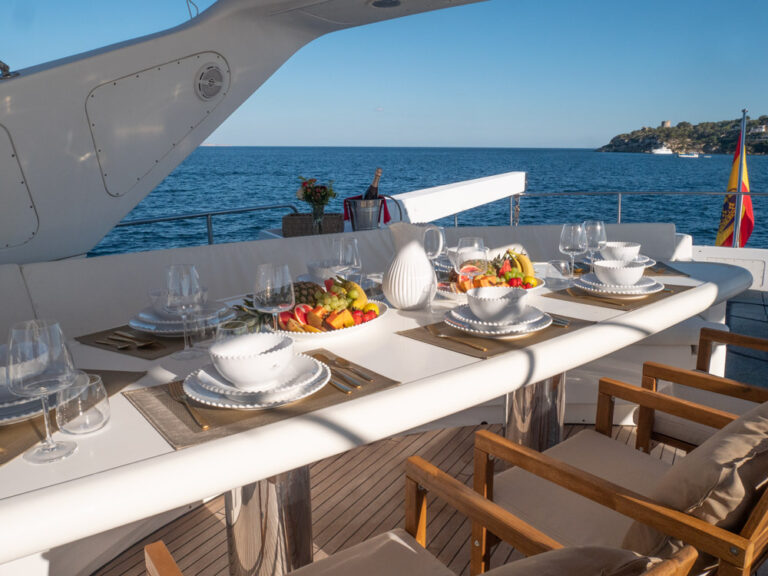Alfresco dining sundeck