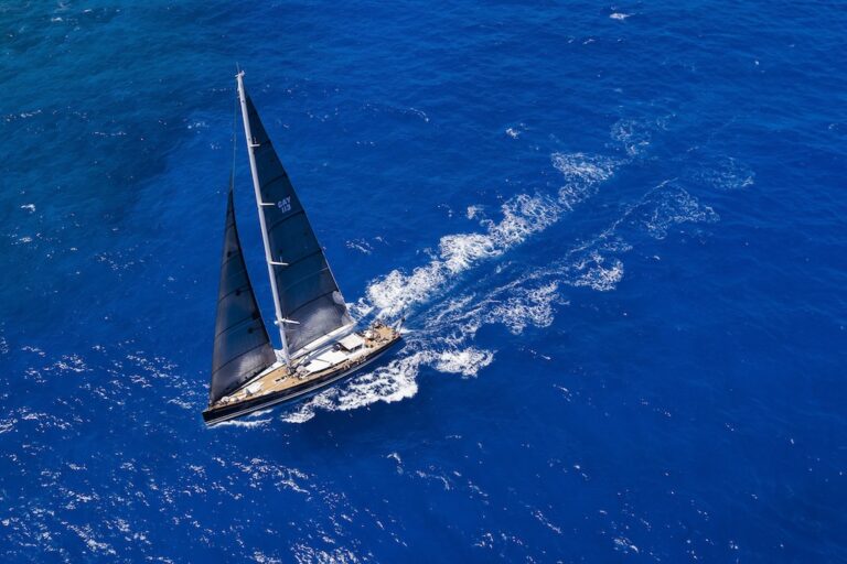 P2 by Perini Navi sailing