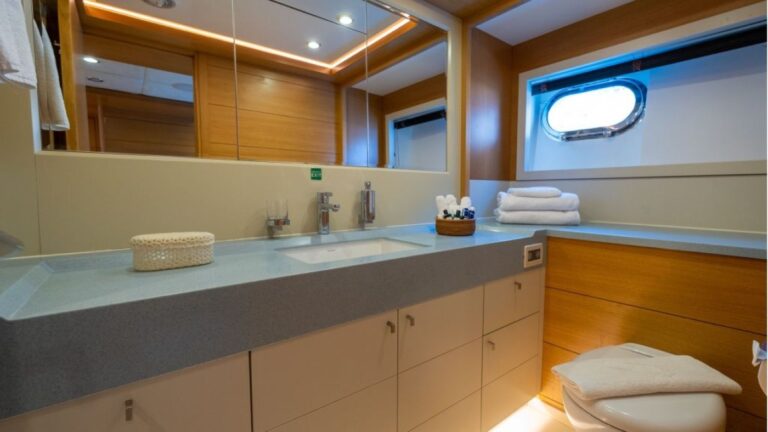 Master Bathroom 02