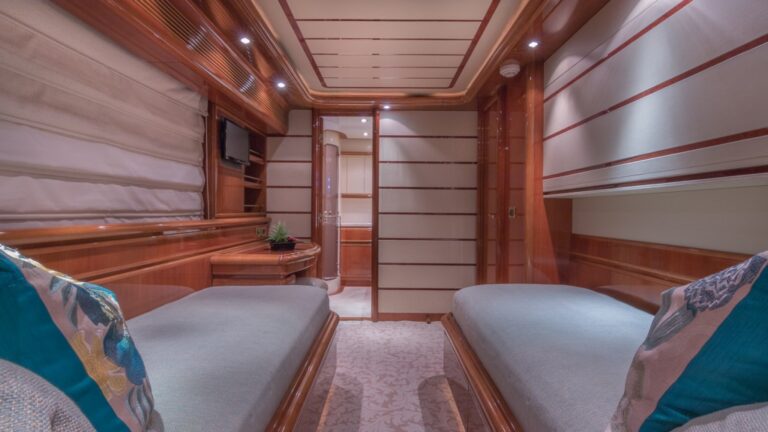 PARADISE - Twin cabin 2