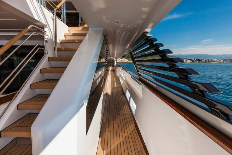 PARAM JAMUNA IV yacht detail - Photo Alberto Cocchi