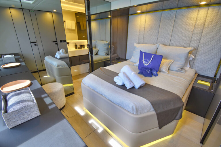 Guest cabin