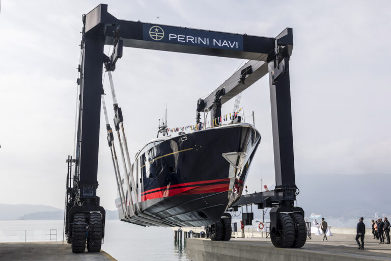 PERINI NAVI Launch Motor Yacht ECO TENDER