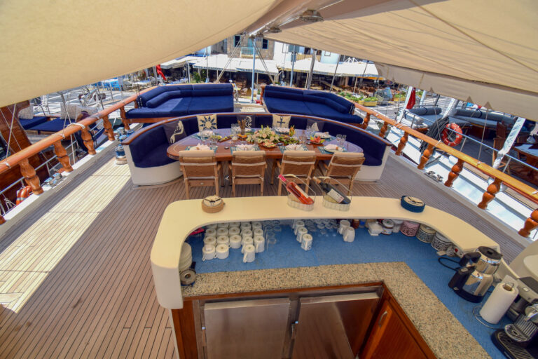 PERLA DEL MAR Exterior - Sun Deck Bar And Dining