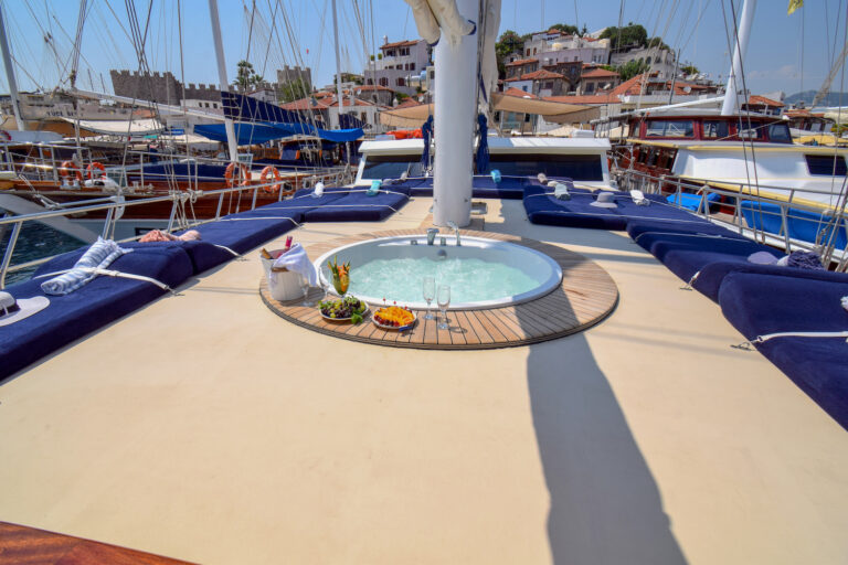 PERLA DEL MAR Exterior - Sun Deck Jacuzzi