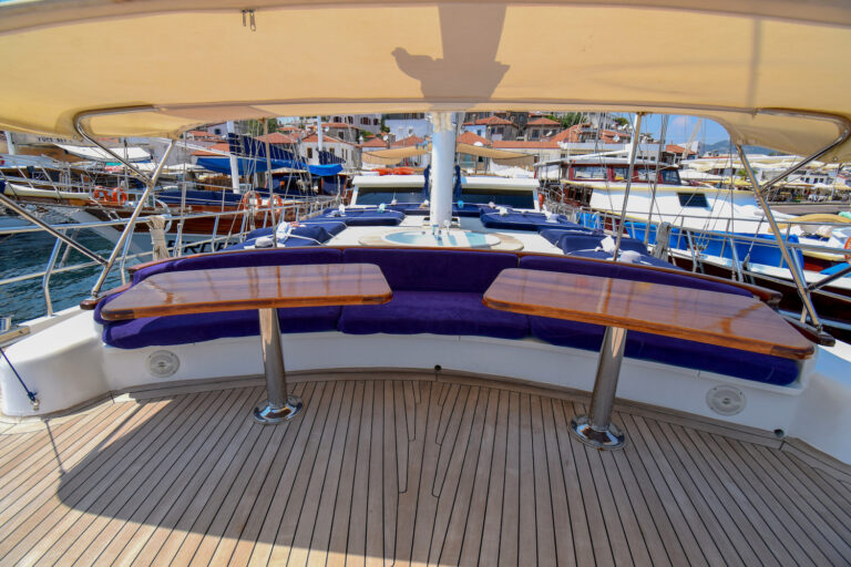 PERLA DEL MAR Exterior - Sun Deck Seating