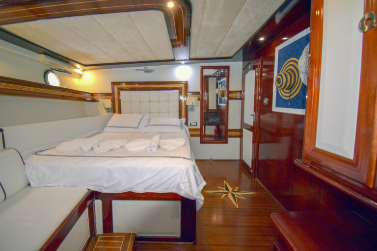 PERLA DEL MAR Interior - Double Cabin
