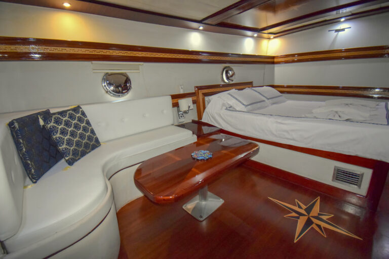 PERLA DEL MAR Interior - Double Cabin