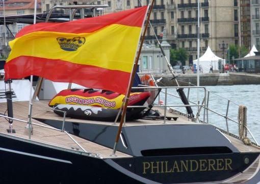 PHILANDERER - Exterior