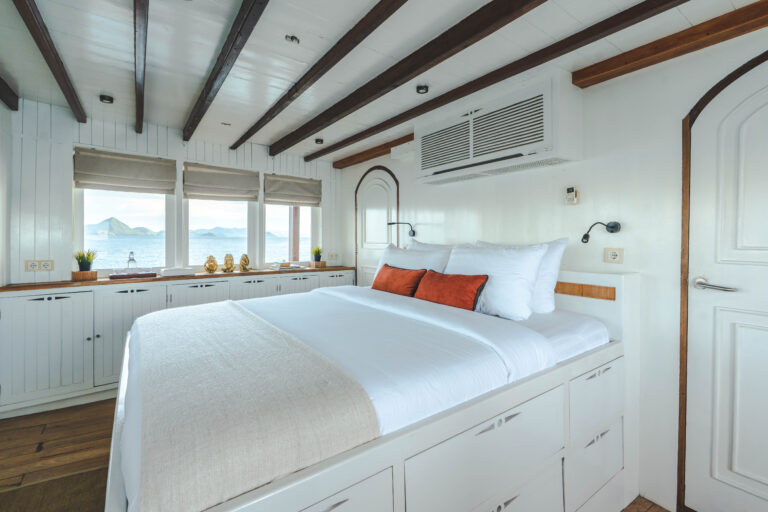 Double Cabin