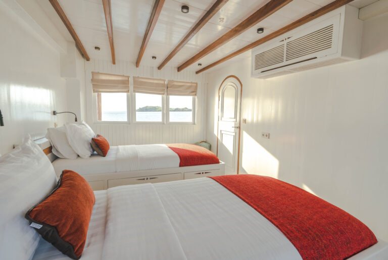 Twin Cabin