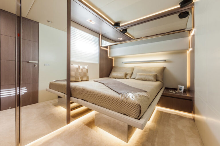 PODEROSO Cabin