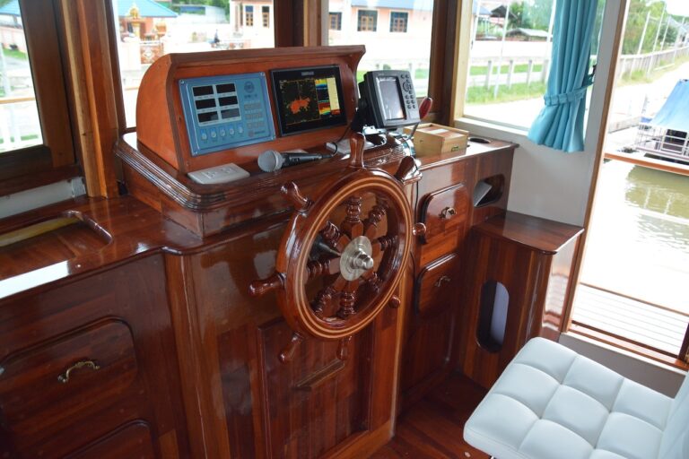 Helm Station