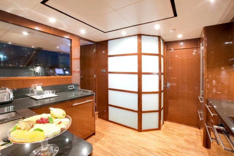 PRINCESS LILY - Galley